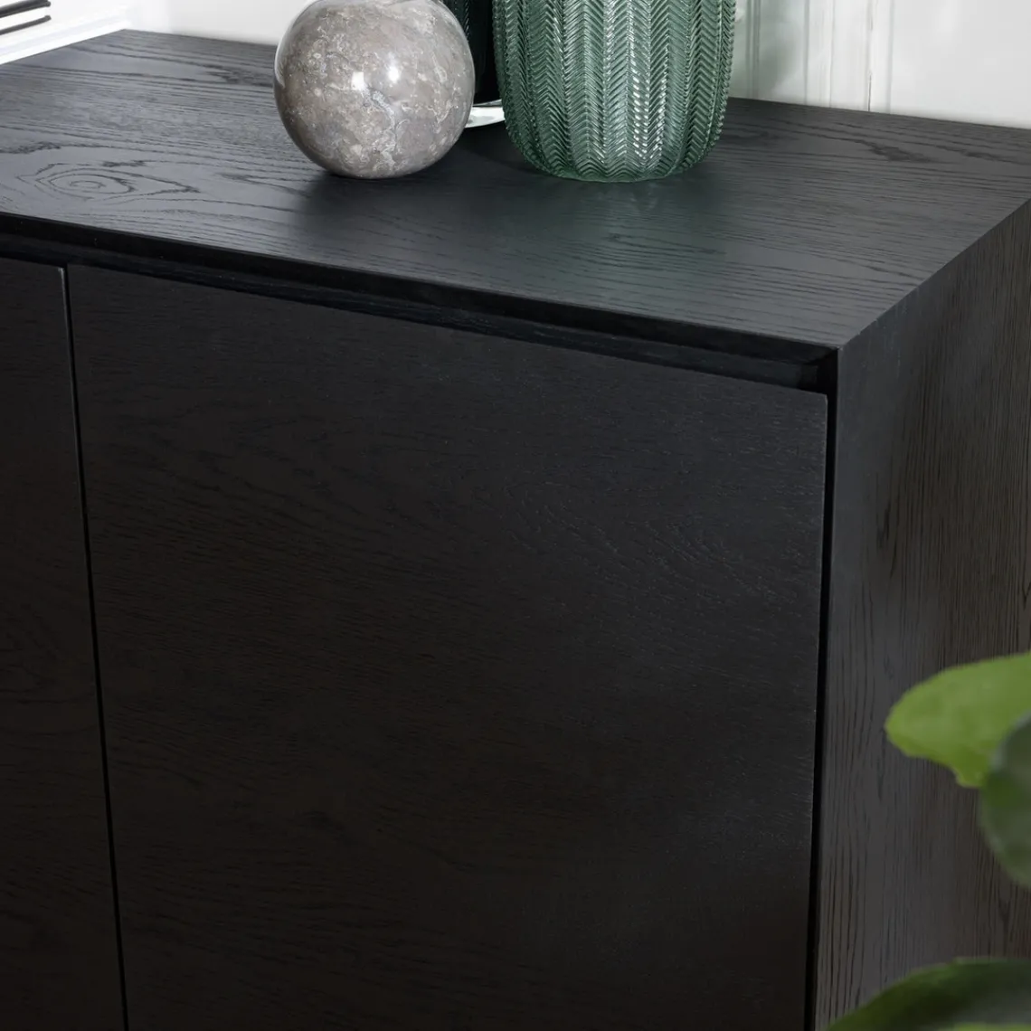 Macabane Buffet 4 portes 6 étagères pieds métal MAXENDRE Noir Best