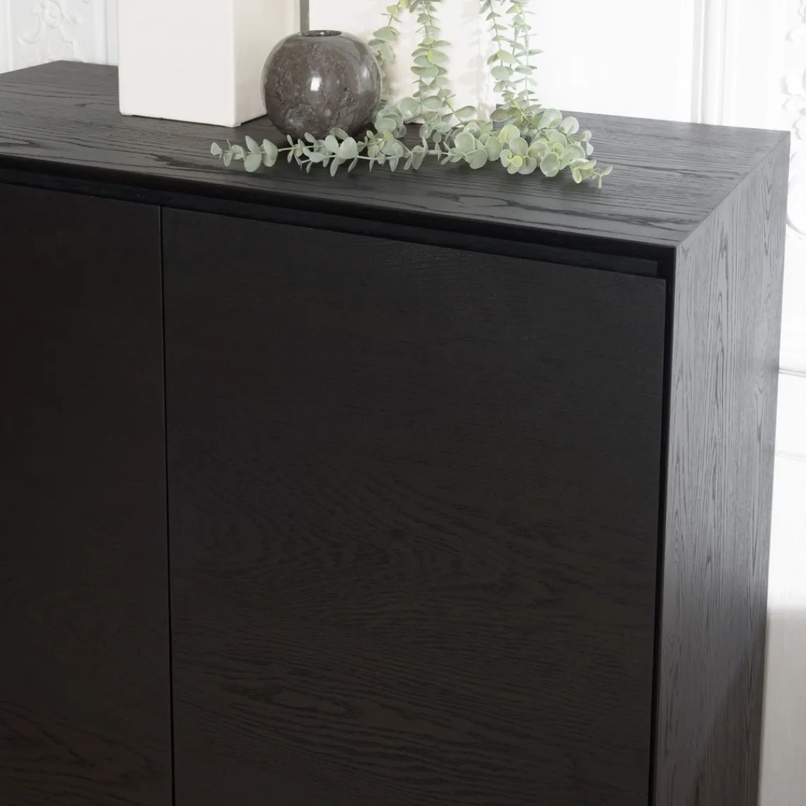 Macabane Buffet 2 portes 3 étagères pieds métal MAXENDRE Noir Best