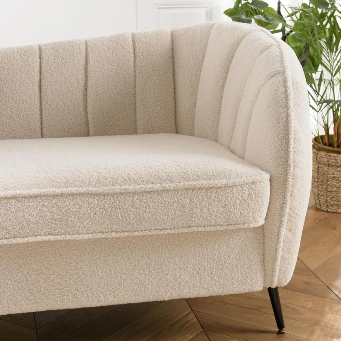 Macabane Canapé vague 2 places tissu bouclette écru LEOPOLD Beige