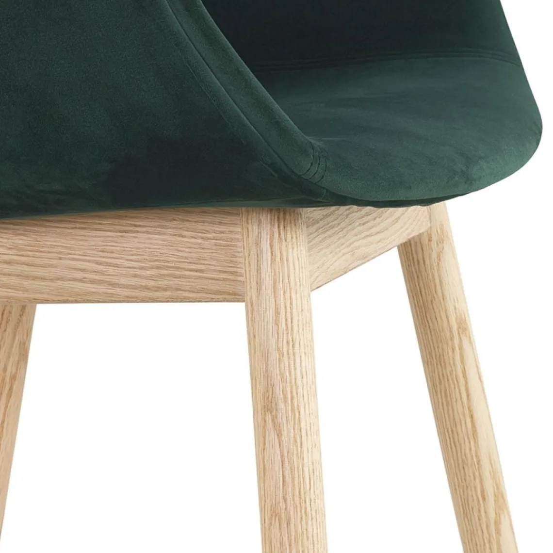 ALTEREGO Chaise avec accoudoirs 'FRIDA' en velours vert et pieds en bois naturel Best