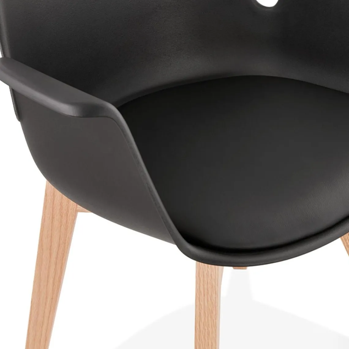 ALTEREGO Chaise avec accoudoirs 'MISTRAL' noire style scandinave Discount