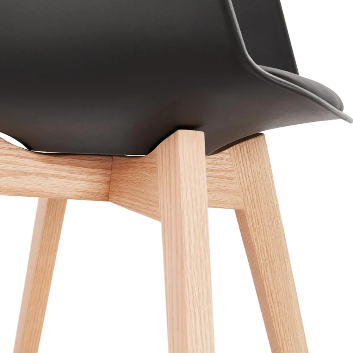 ALTEREGO Chaise avec accoudoirs 'MISTRAL' noire style scandinave Discount