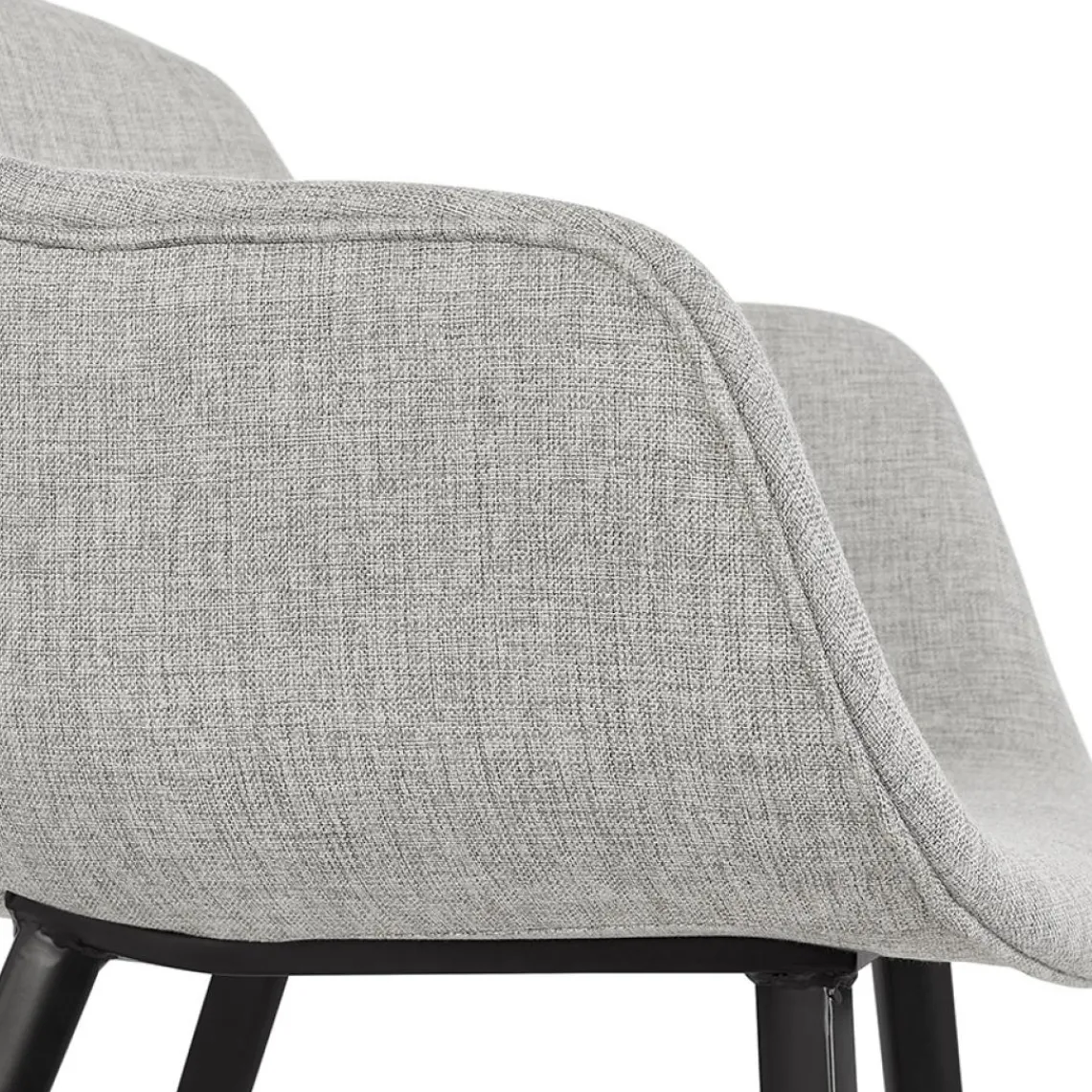 ALTEREGO Chaise avec accoudoirs 'RIGA' en tissu gris clair Hot