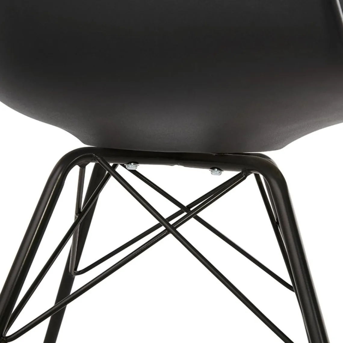 ALTEREGO Chaise avec accoudoirs 'SALY' noire style industriel Hot