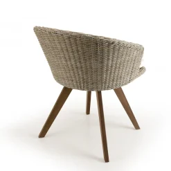 Macabane Chaise de jardin en rotin synthétique couleur naturelle avec coussin écru pieds en bois Acacia Sale