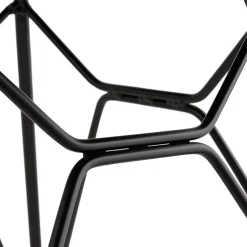 ALTEREGO Chaise design 'GAUDY' noire style industriel avec pied en métal noir Discount