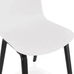 ALTEREGO Chaise design 'PACIFIK' blanche avec pieds en bois noir Online