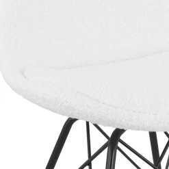 ALTEREGO Chaise design 'VIOLETTE' en tissu bouloché blanc style industriel Outlet