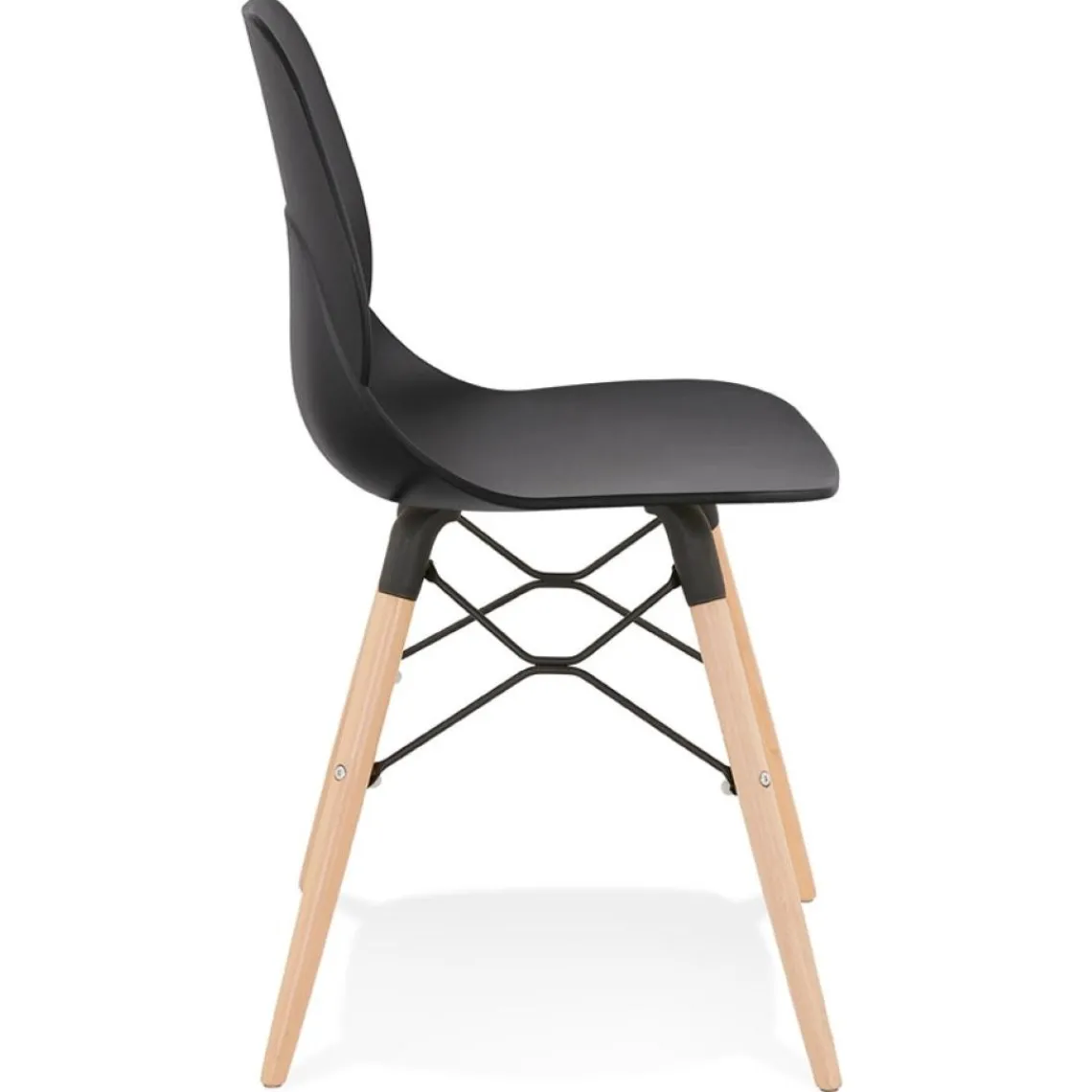 ALTEREGO Chaise scandinave 'EPIK' noire moderne Hot