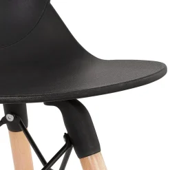 ALTEREGO Chaise scandinave 'EPIK' noire moderne Hot