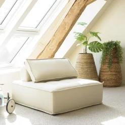 Macabane Chauffeuse capitonnée beige avec dossier et coussin Outlet