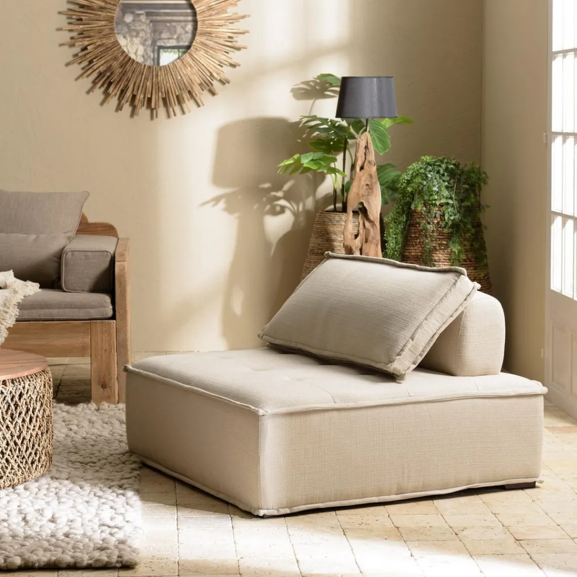 Macabane Chauffeuse capitonnée beige avec dossier et coussin Outlet