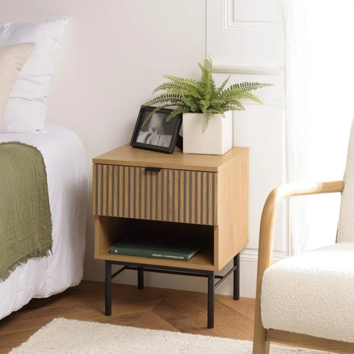 Macabane Chevet 1 tiroir décor effet bois rainuré noir et naturel SCOTT Online