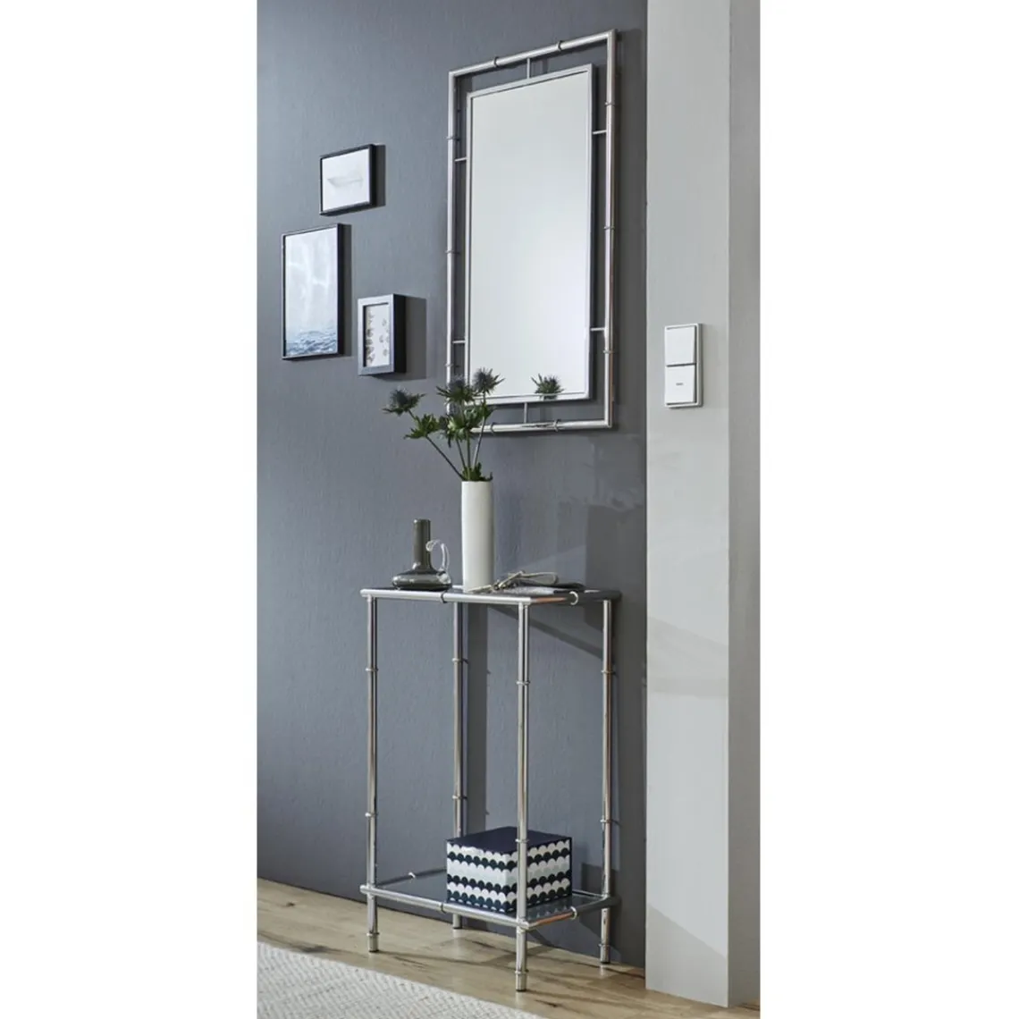 3S. x Home Console chromée avec plateaux en verre trempé transparent et structure en métal