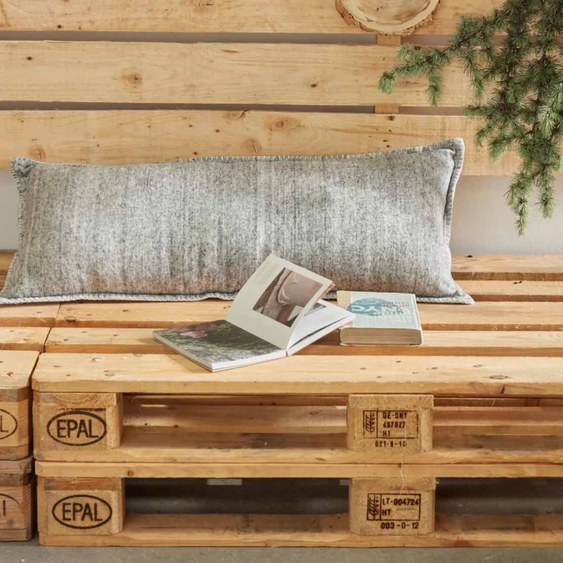 Today Coussin en coton HORS PISTE 40 x 90 - gris claire Sale