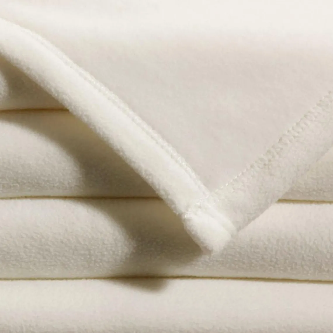 Becquet Couverture POLAIRE UNIE microfibre tempérée naturel Beige Ficelle Hot