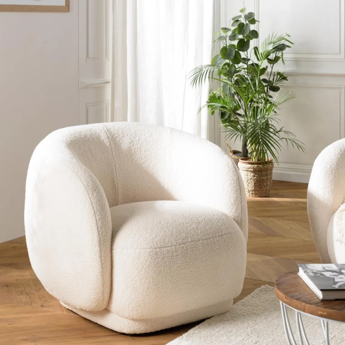 Macabane Fauteuil arrondi en tissu bouclette écru LEOPOLD Beige Best