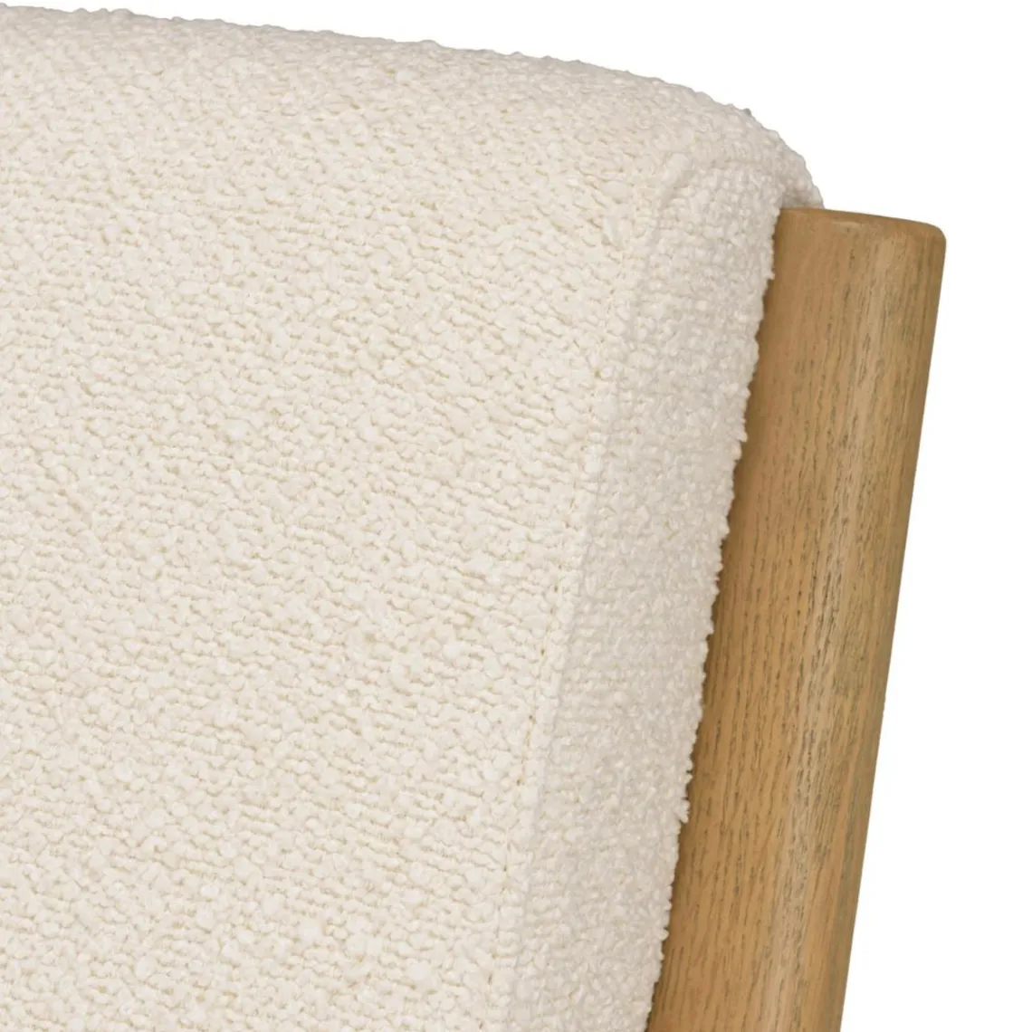 Macabane Fauteuil bas tissu bouclette écru structure et accoudoirs bois PIERRE Outlet