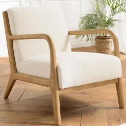 Macabane Fauteuil bas tissu bouclette écru structure et accoudoirs bois PIERRE Outlet
