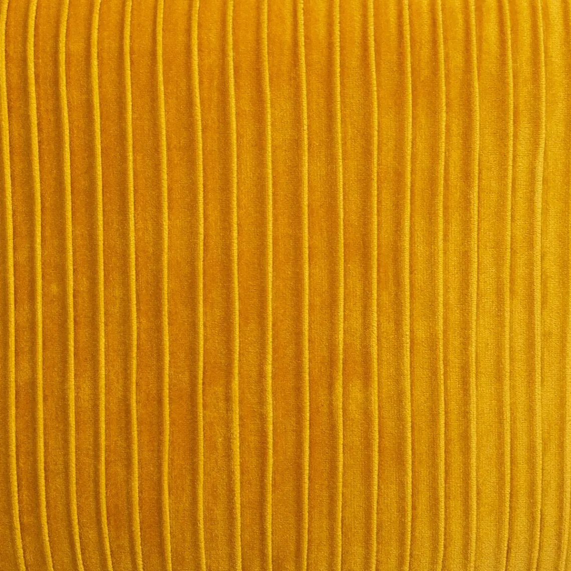 3S. x Home Fauteuil “Solaro” en velours ocre Clearance