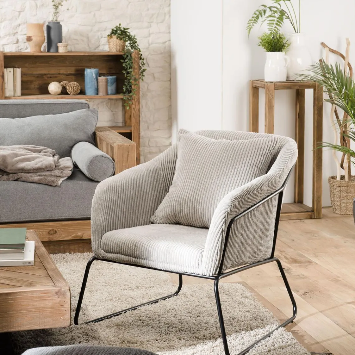 Macabane Fauteuil Tissu AGATHE Velours Cotelé Gris Perle Pieds Évasés Métal Hot