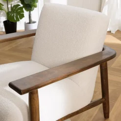 Macabane Fauteuil tissu bouclette écru structure et accoudoirs en bois GASTON New