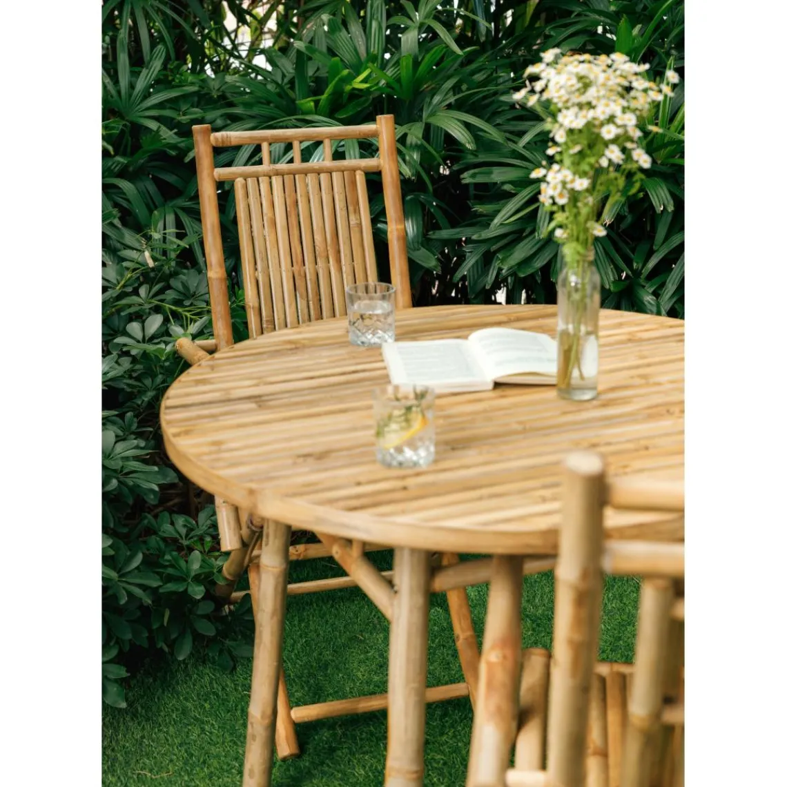 3S. x Home La table à manger IPOH avec son design rustique et épuré facile à monter pour 4 personnes Discount