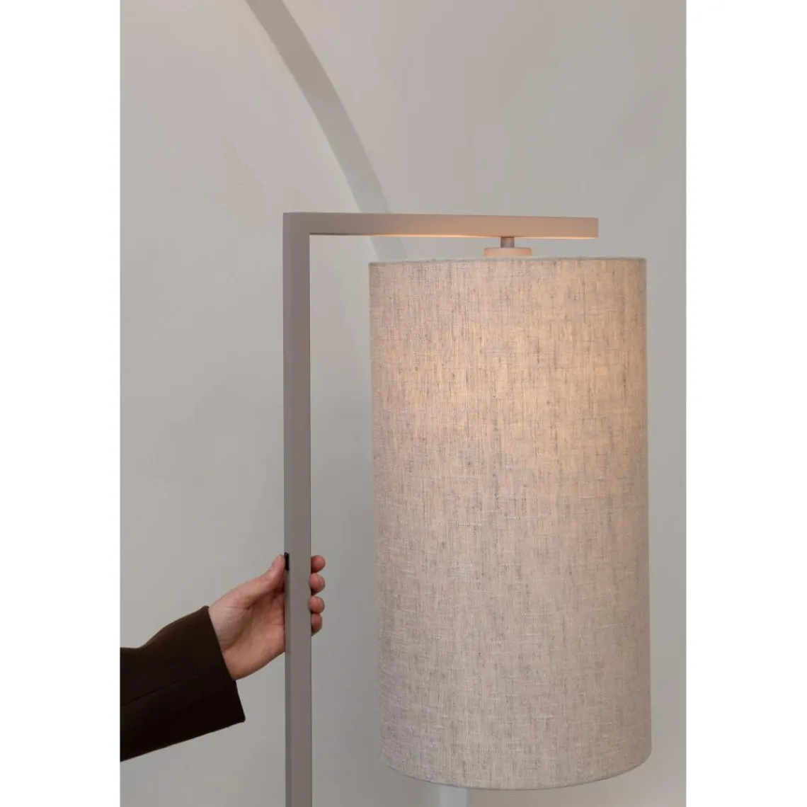 It s About Romi Lampadaire Boston sable abat-jour lin clair Discount