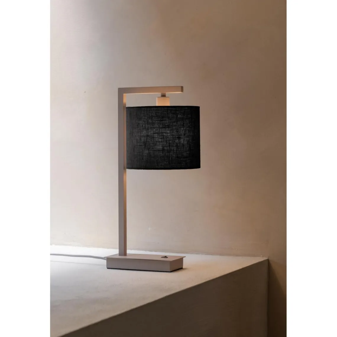 It s About Romi Lampe de table Boston sable abat-jour noir Discount