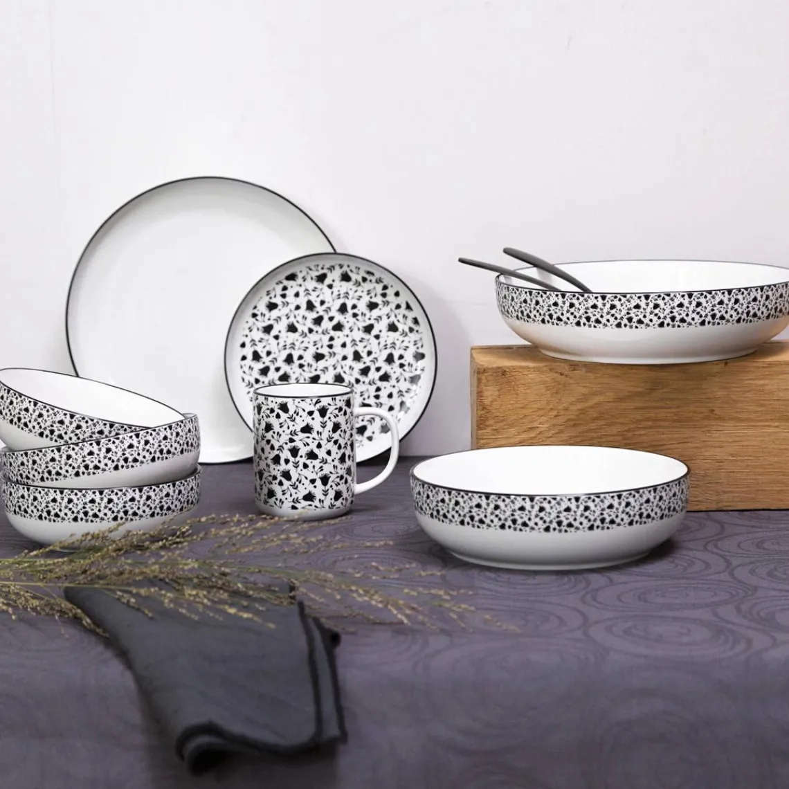 Becquet Lot de 4 assiettes creuses céramique BLACK FLOWERS Discount