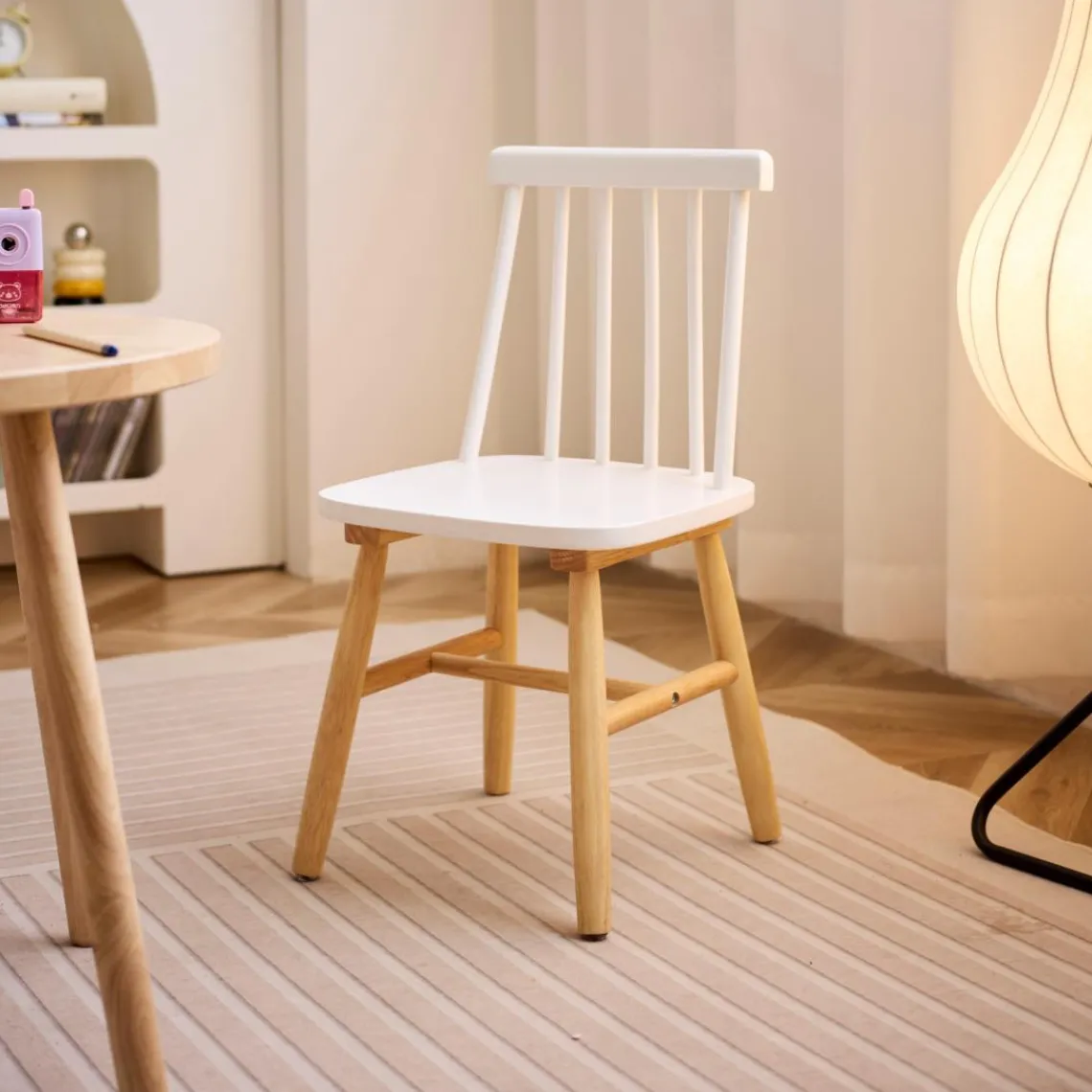 3S. x Home Lot de 2 chaises pour enfant NESNA design moderne et sa structure en bois massif blanc Outlet