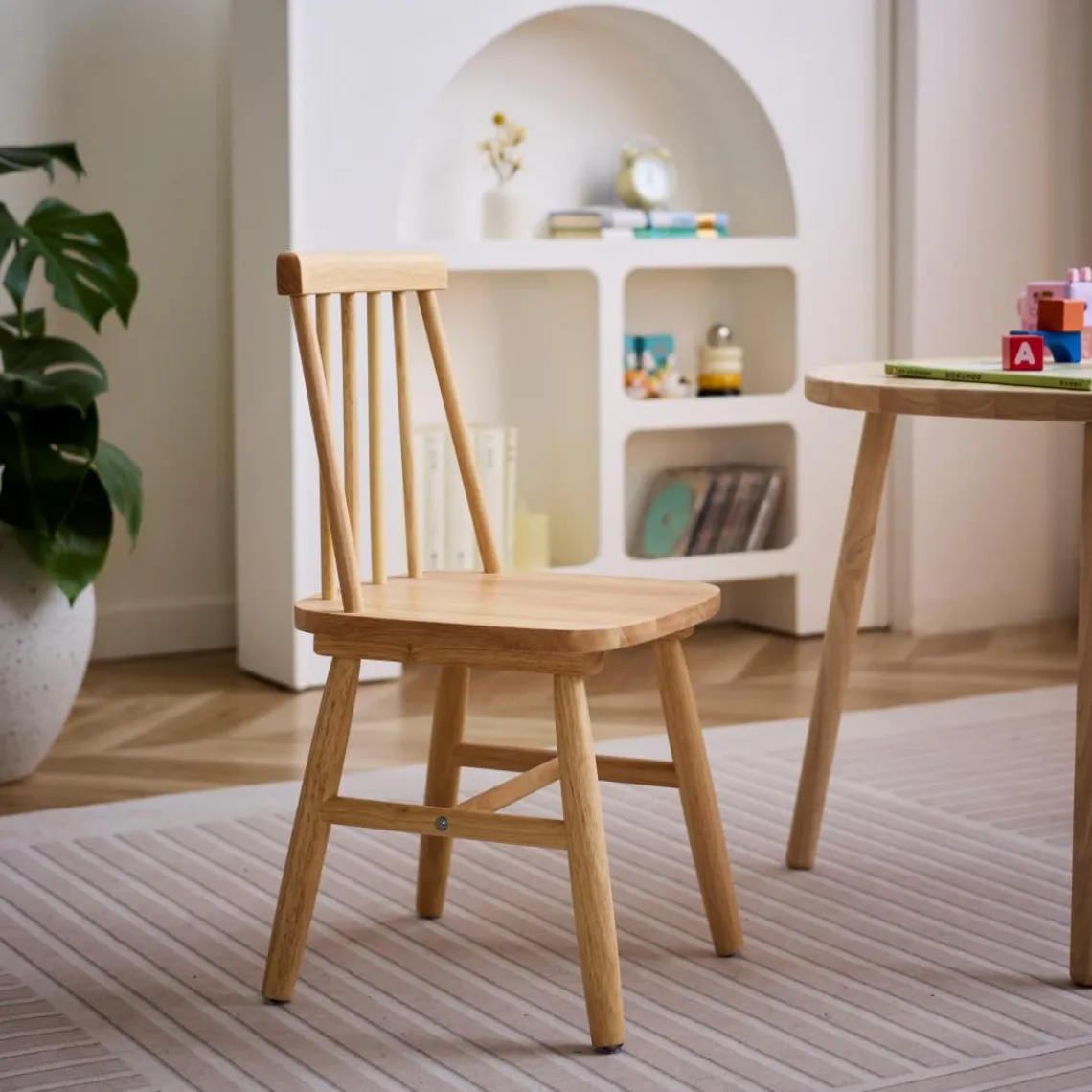 3S. x Home Lot de 2 chaises pour enfant NESNA design moderne et sa structure en bois massif Sale