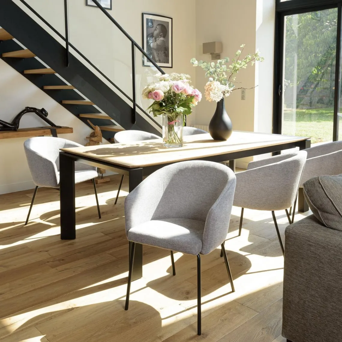 Macabane Lot de 2 chaises tissu clair pieds acier noir ULYSSE Gris Discount