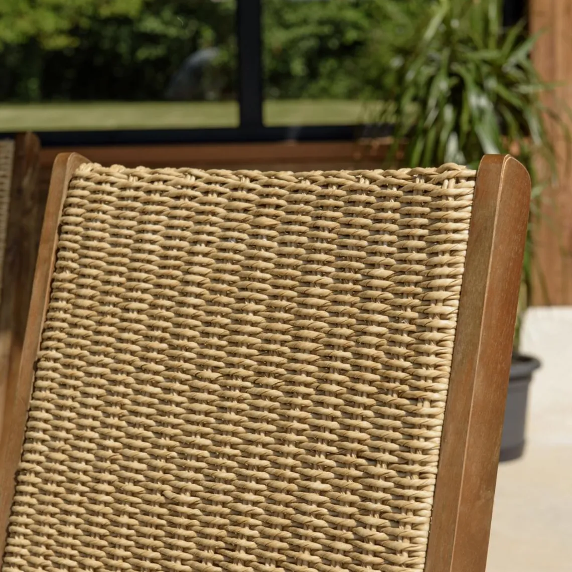 Macabane Lot de 2 fauteuils pliants acacia huilé et rotin synthétique VICK