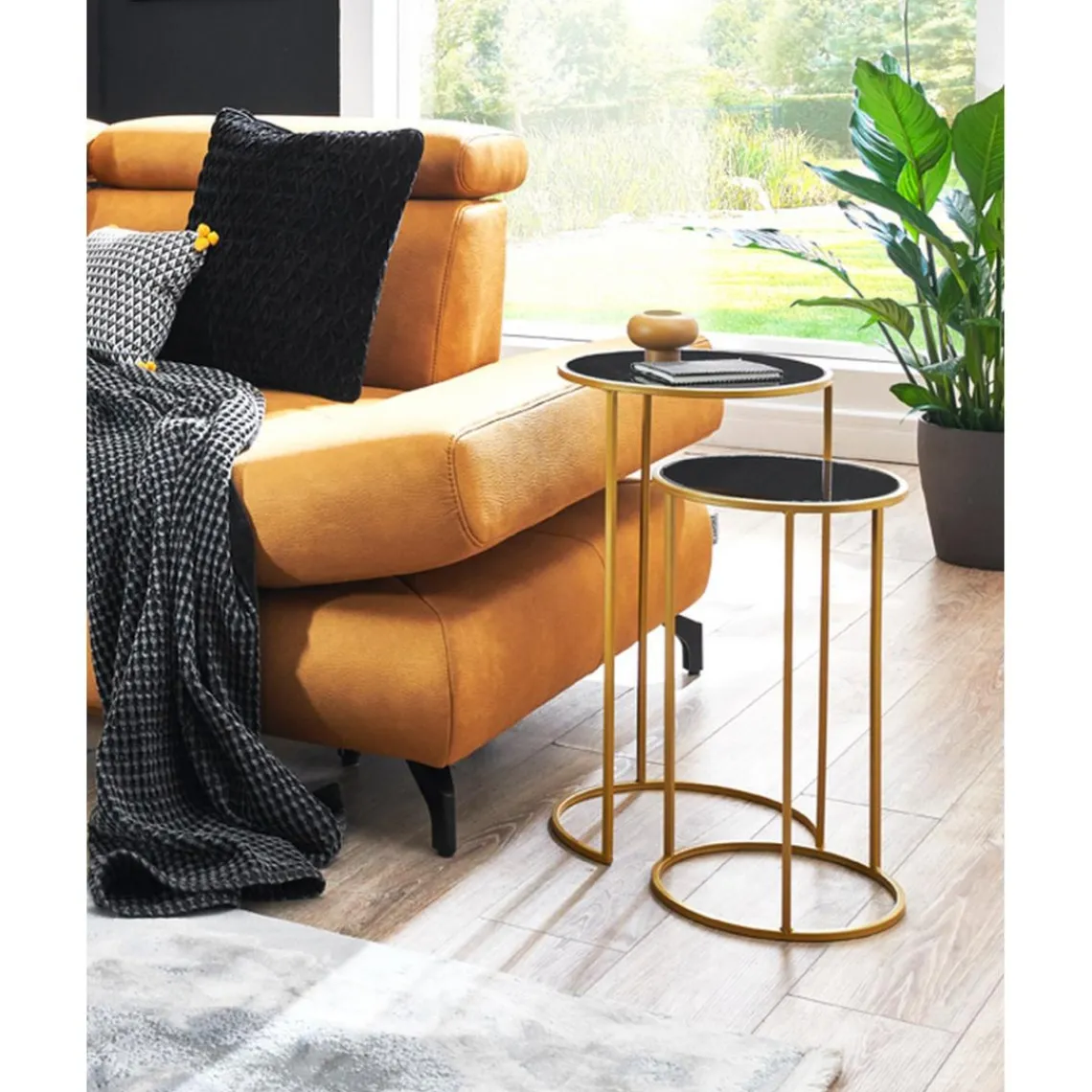 3S. x Home Lot de 2 tables d'appoint rondes Noir et Or avec plateaux en verre trempé et pieds en Métal Online