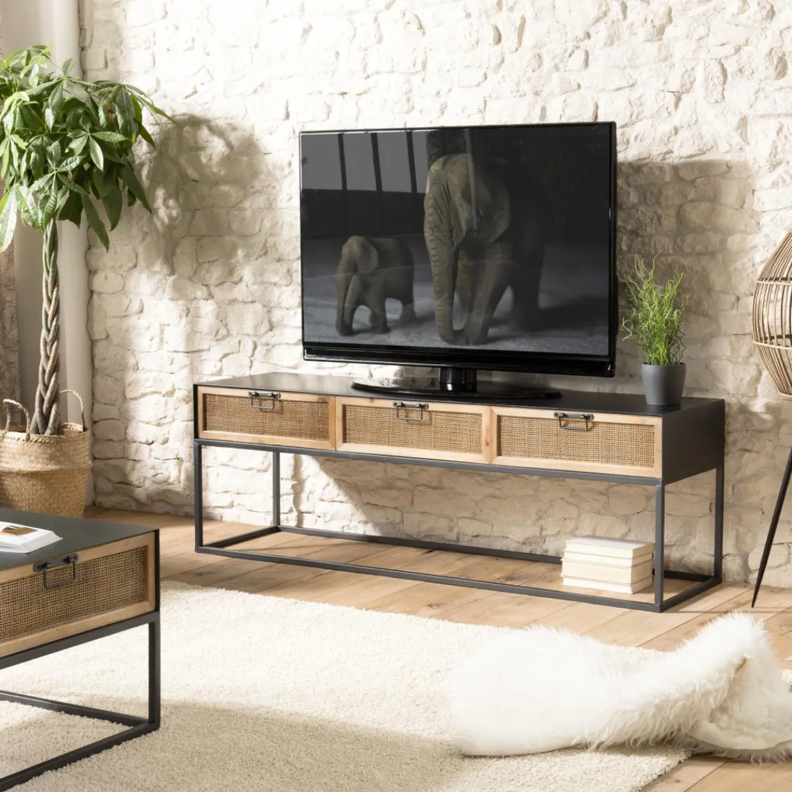 Macabane Meuble TV métal 3 tiroirs cannage - DORIA New