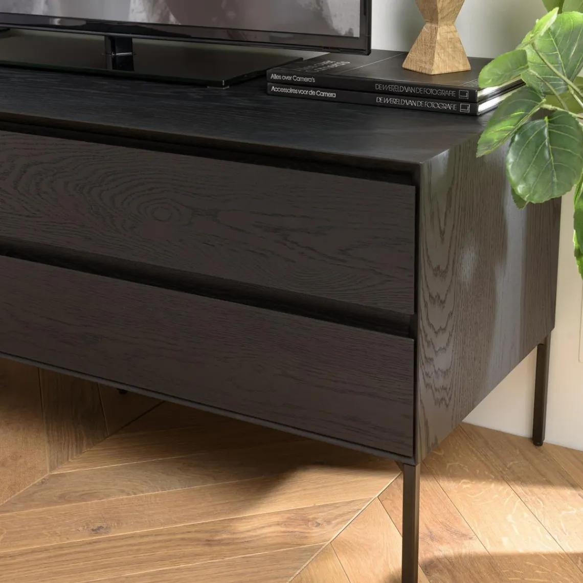 Macabane Meuble TV 1 porte 2 tiroirs pieds métal MAXENDRE Noir