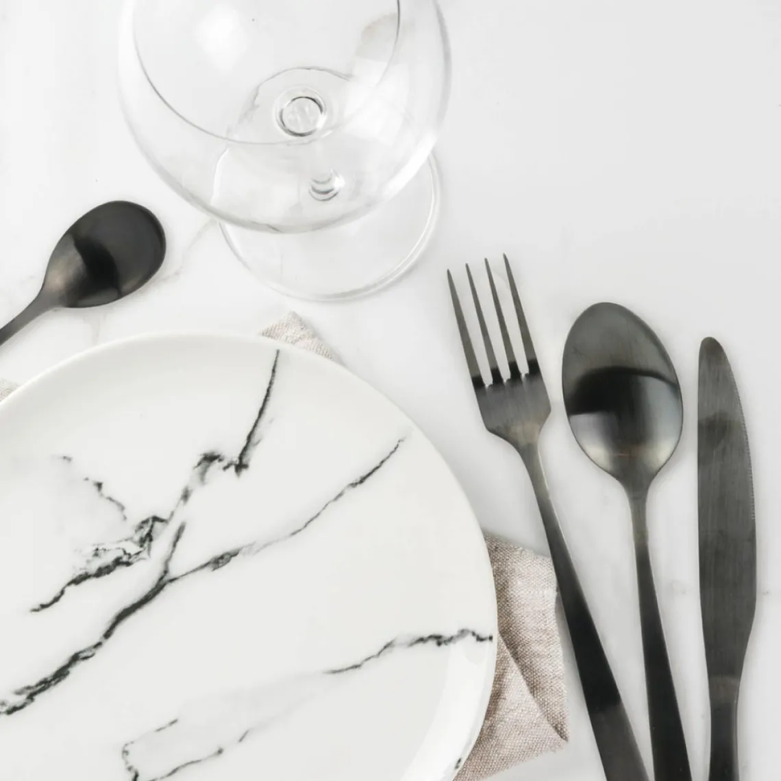 3S. x Home Ménagère 16 couverts Noir