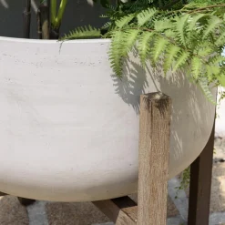 Macabane Pot de fleur rond en béton sur pieds en acacia marron HECTOR