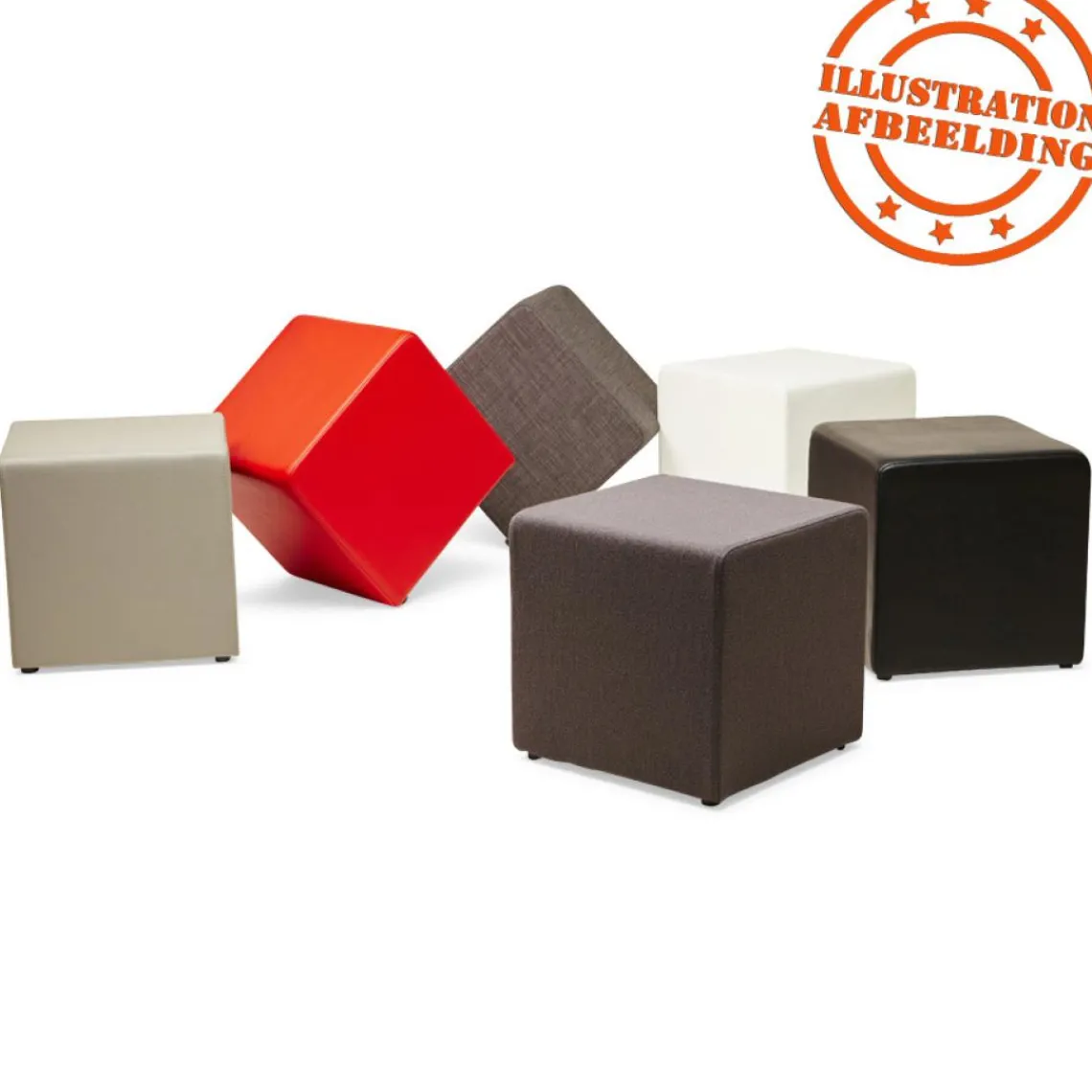 ALTEREGO Pouf 'CUBE' de salon en matière synthétique blanche
