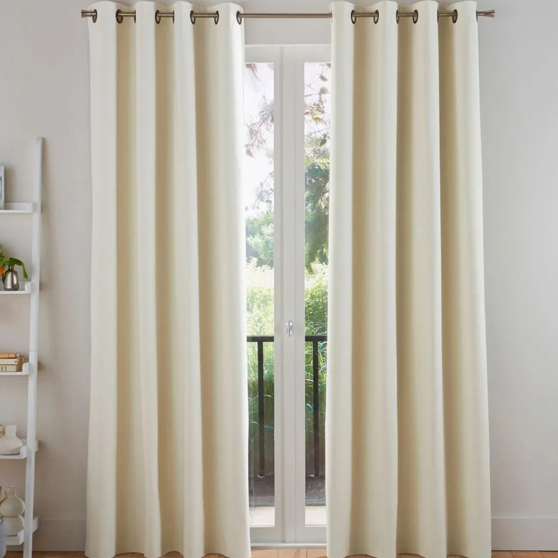 Becquet Rideau à oeillets unis occultants thermiques aspect chambray -nature Hot