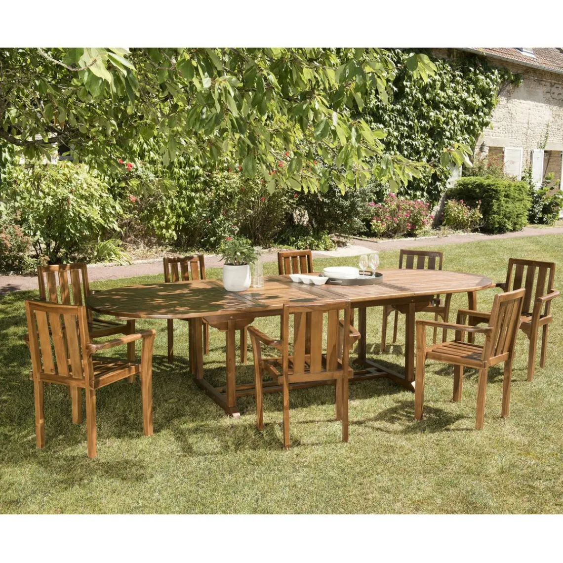 Macabane Salon de jardin HANNA en bois teck huilé 10/12 personnes - ensemble de jardin : 1 table ovale extensible 200/300*120 cm et 8 fauteuils empilables Sale
