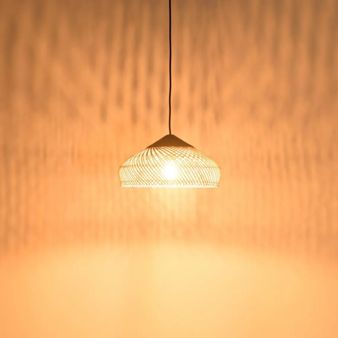 Macabane Suspension en rotin couleur naturelle et teck recyclé SIXTINE