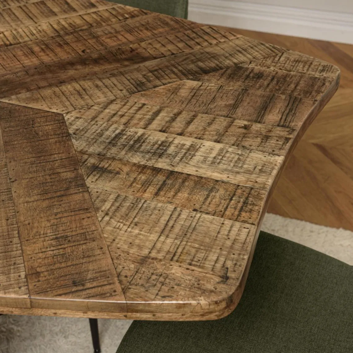 Macabane Table à manger bords concaves en bois et pieds métal KIARA