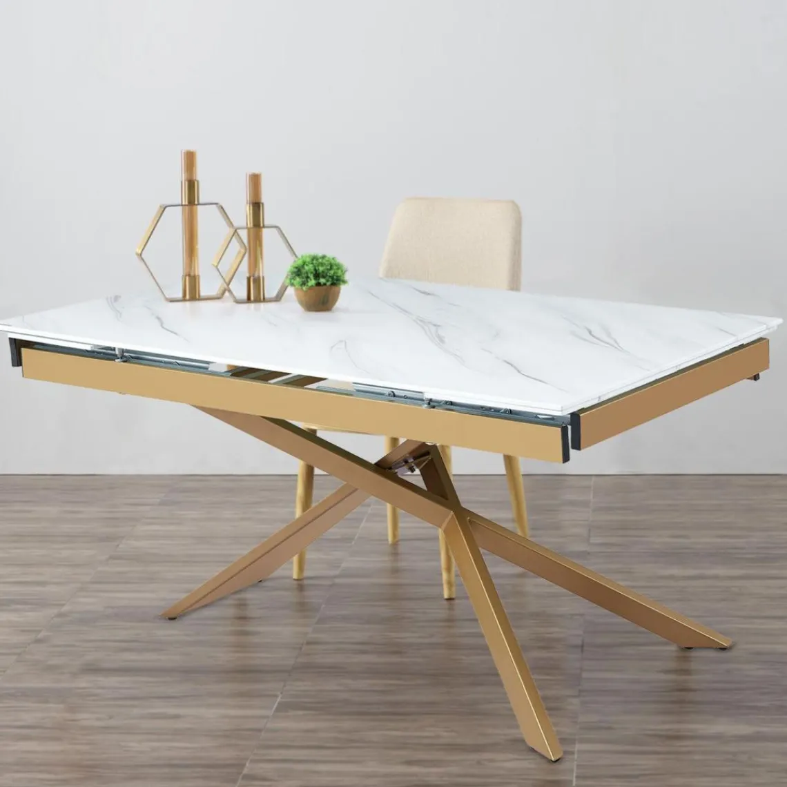 3S. x Home Table à manger extensible Ismael en Verre effet Marbre Blanc et pieds Métal Or Outlet