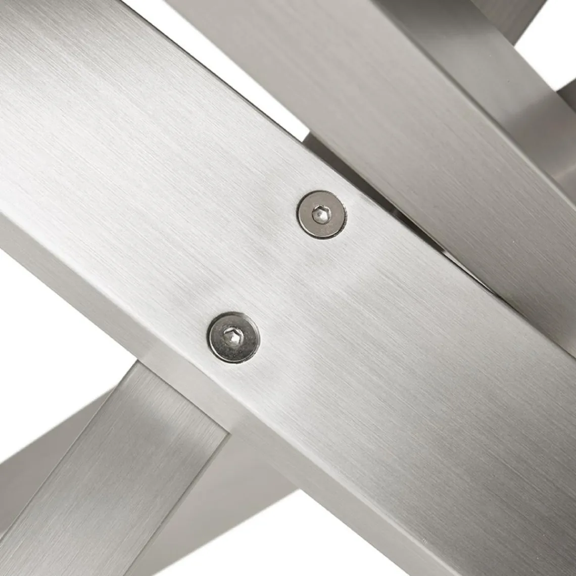 ALTEREGO Table à manger 'WALABY' en bois finition Noyer avec pied central en métal New