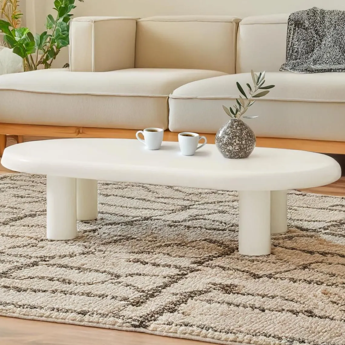 3S. x Home Table basse arrondie avec pieds colonnes Roady Crème Hot