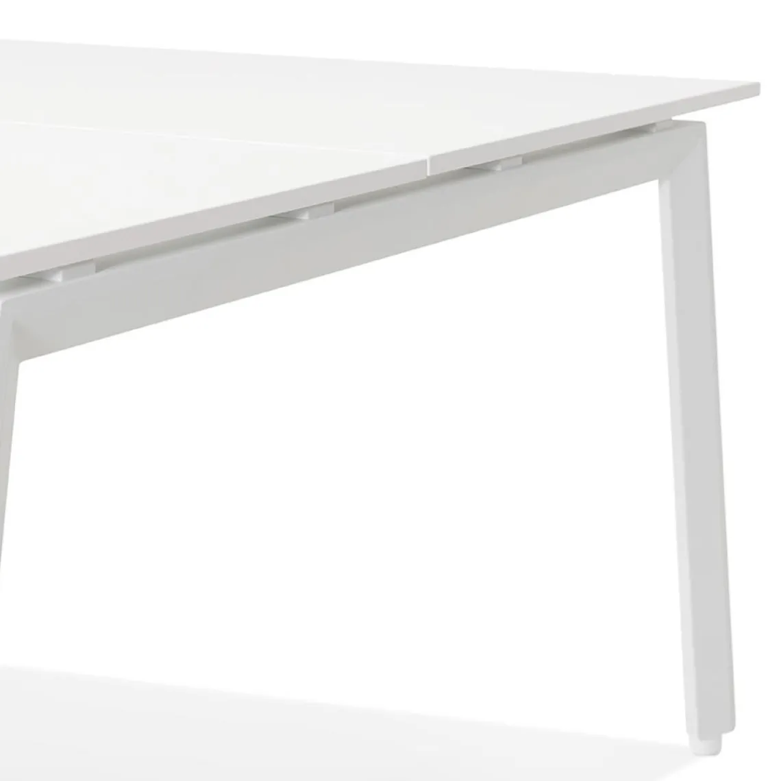 ALTEREGO Table de réunion ou bureau bench blanc 'AMADEUS SQUARE' Hot
