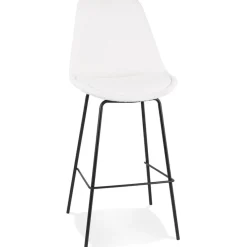 ALTEREGO Tabouret de bar 'LEONIE' en tissu bouloché blanc et pied en métal noir