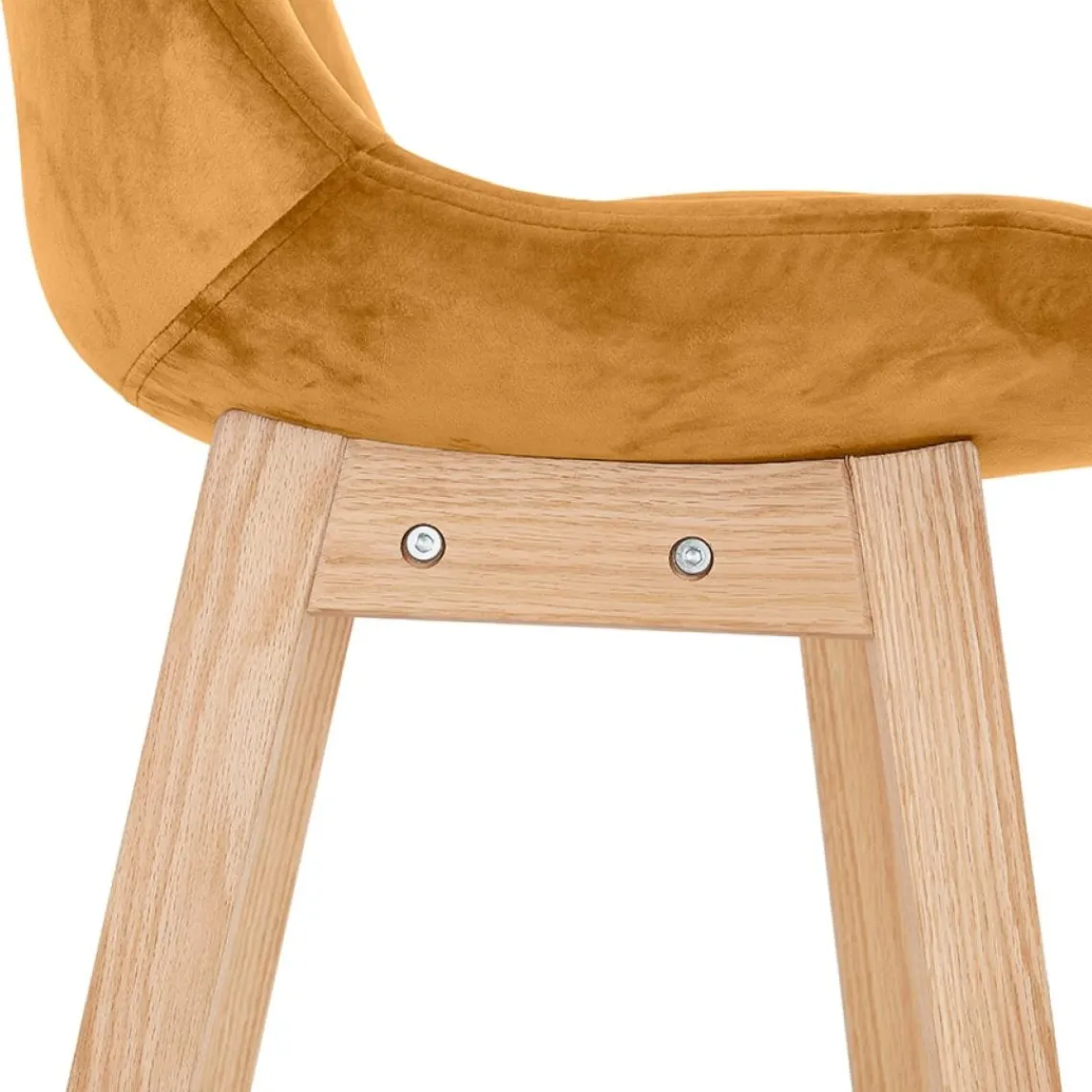 ALTEREGO Tabouret de bar 'MORISS' en velours moutarde et pieds en bois naturel Online
